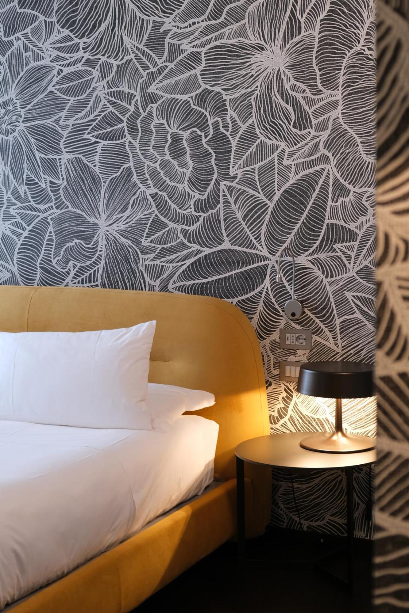Bianca Relais Hotel Oggiono Bagian luar foto